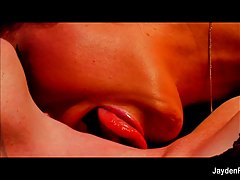 Jayden Jaymes and Nikki Rhodes are very experienced when it comes to licking something juicy